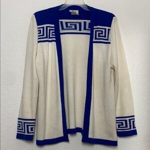 ✅Women MITA Sweater Size 12